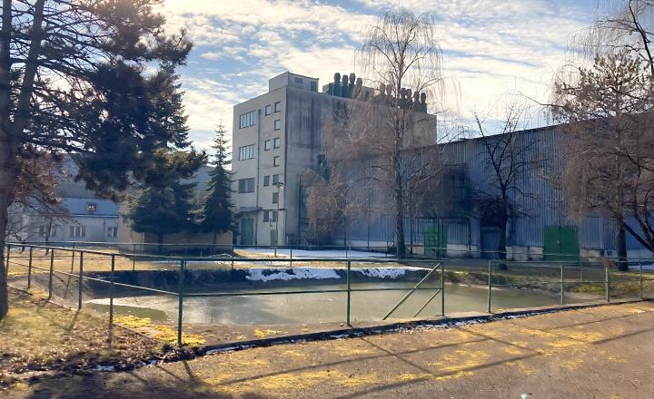 Podn. areál - adm, výroba, garáže, sklady (3,3 ha) neďaleko Košíc - fotografia 4
