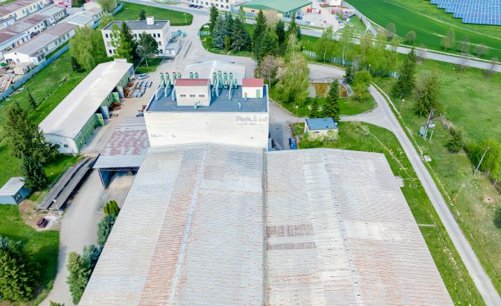 Podn. areál - adm, výroba, garáže, sklady (3,3 ha) neďaleko Košíc - fotografia 28