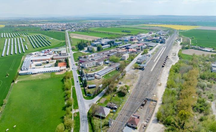 Podn. areál - adm, výroba, garáže, sklady (3,3 ha) neďaleko Košíc - fotografia 30
