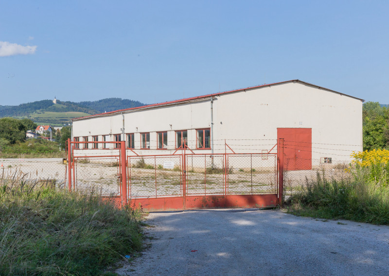 PRENÁJOM! Hala (702 m2) podnikateľský areál pri diaľnici Levoča