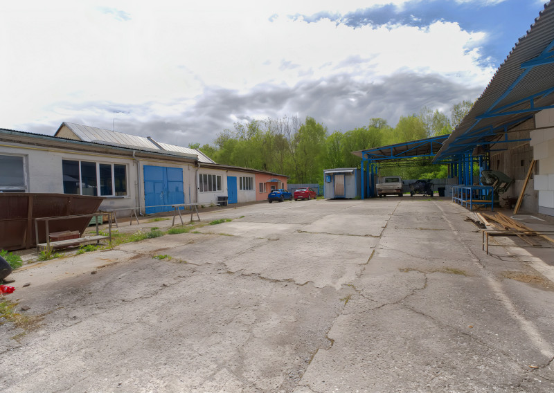 Komerčný pozemok (409 m²) s prístreškom v uzavretom areáli, Levoča